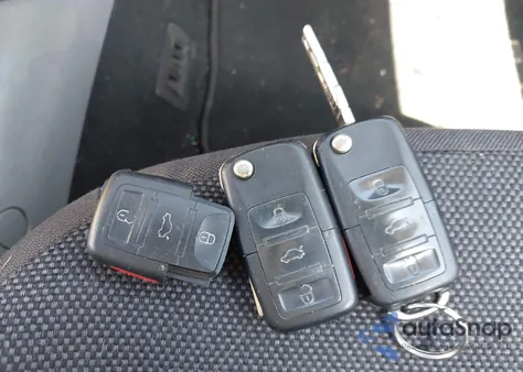 2003 Volkswagen New Beetle Gls 2.0L из США, поврежденный, VIN 3VWCK21C33M413329